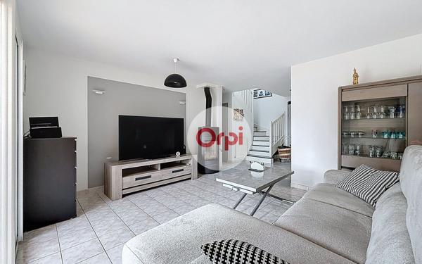 Maison à vendre    5 pièces •  Theix