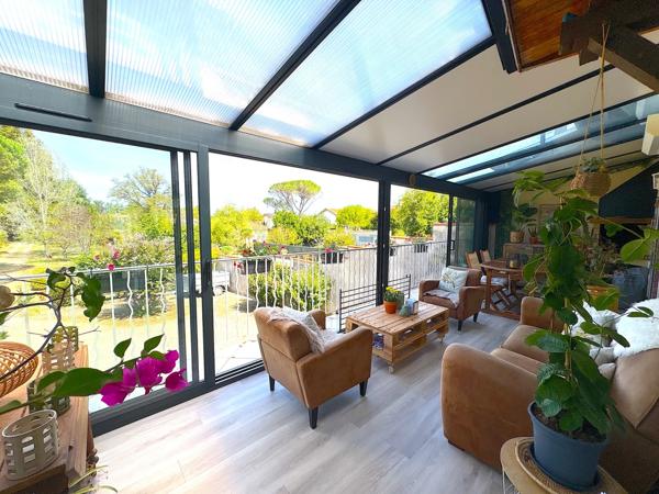 Maison de ville 6 pièces entièrement rénovée de 157m2 + T3 indépendant loué sur 3211m2 de terrain à AIRE SUR L'ADOUR (40)