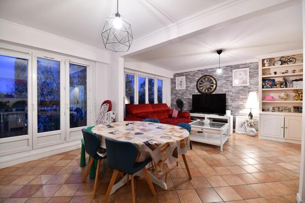 Bel appartement ! Ravalement réglé par le vendeur!