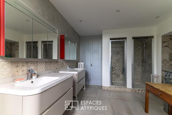 Grand appartement rénové dans un ancien moulinage avec jardin et parking – au centre ville