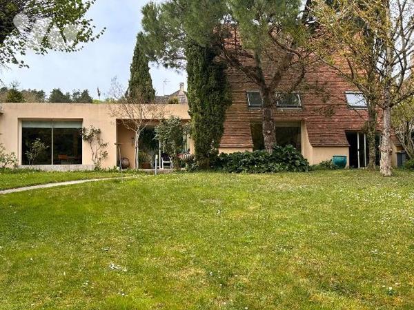 Maison à vendre à Saint-Julien-du-Sault (89330) en Yonne (89)

Cette maison d'architecte situ...