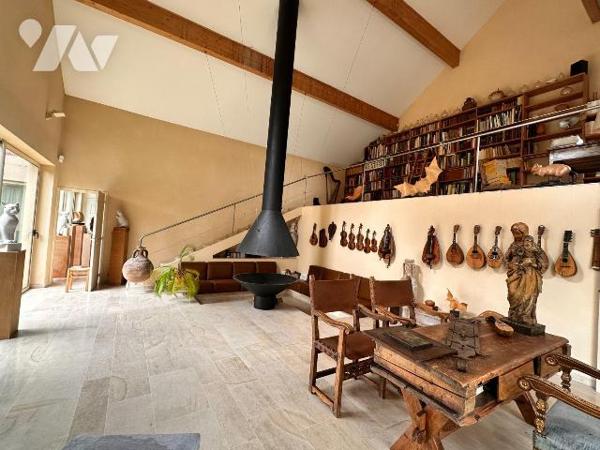 Maison à vendre à Saint-Julien-du-Sault (89330) en Yonne (89)

Cette maison d'architecte situ...