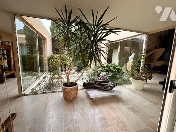 Maison à vendre à Saint-Julien-du-Sault (89330) en Yonne (89)

Cette maison d'architecte situ...