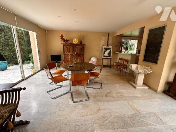 Maison à vendre à Saint-Julien-du-Sault (89330) en Yonne (89)

Cette maison d'architecte situ...