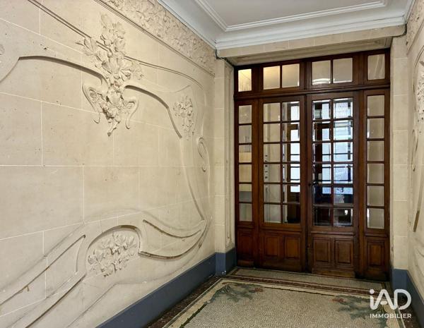 Location appartement 2 pièces 58 m² Paris 18
