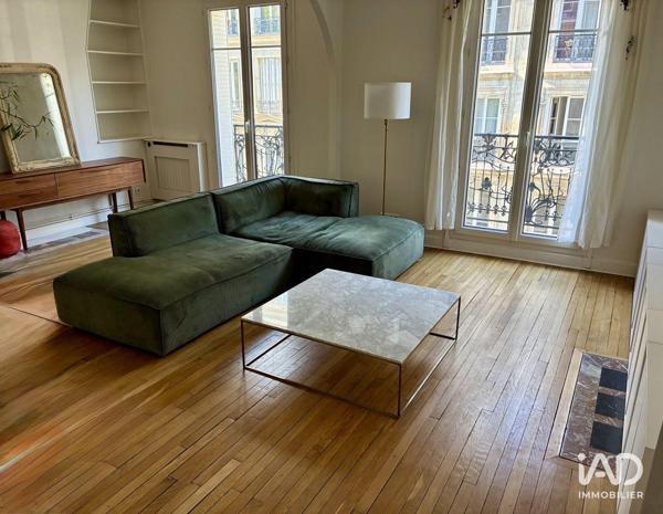 Location appartement 2 pièces 58 m² Paris 18