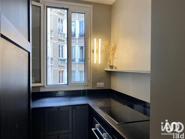 Location appartement 2 pièces 58 m² Paris 18
