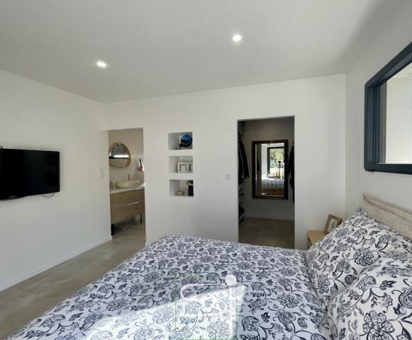 Villa
                                                                                                                                                                                                                                                                                                                        4 pièce(s)                                                                                                                                                                                                          3 chambre(s)                                                                                                                                                                                                          100  m²