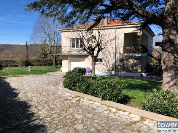 Grande maison familiale de 130 m² avec terrain de 1400 m² à 2 min du centre de Villefranche de Rouergue