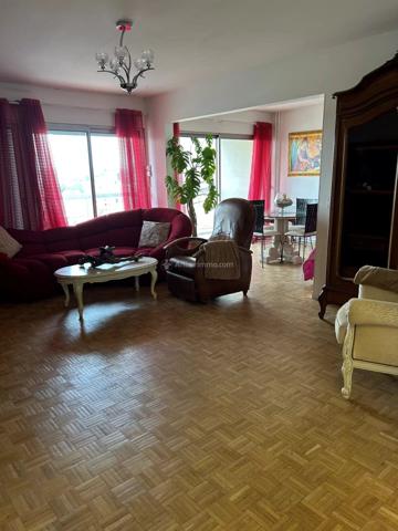 Location                                                      Appartement
                        
                     5 pièces                      107 m2                     à Bron