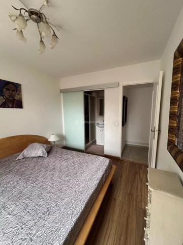 Location                                                      Appartement
                        
                     5 pièces                      107 m2                     à Bron