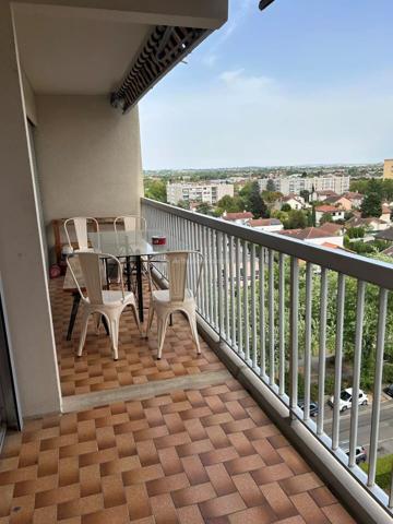 Location                                                      Appartement
                        
                     5 pièces                      107 m2                     à Bron