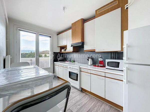 Location                                                      Appartement
                        
                     2 pièces                      46 m2                     à Clermont-Ferrand