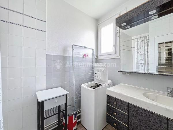 Location                                                      Appartement
                        
                     2 pièces                      46 m2                     à Clermont-Ferrand