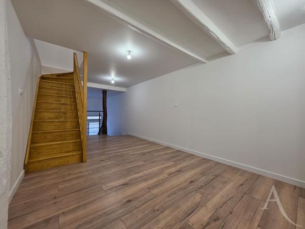 Charmant 2 pièces sur niveau entièrement rénové - Collégiale MANTES-LA-JOLIE