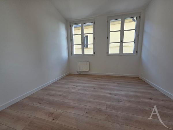 Charmant 2 pièces sur niveau entièrement rénové - Collégiale MANTES-LA-JOLIE