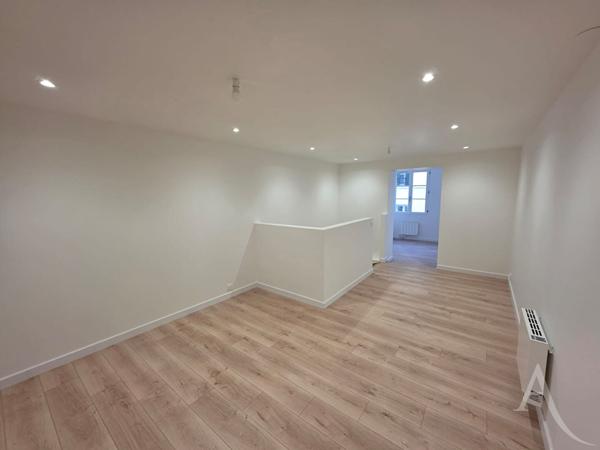 Charmant 2 pièces sur niveau entièrement rénové - Collégiale MANTES-LA-JOLIE