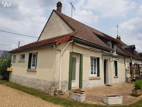 A VENDRE - POULAINES (36) - située dans un hameau,  cette  charmante maison de plain-pied vous ...