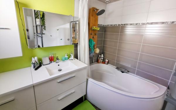 Maison à vendre    3 pièces • 75 m2 Vitrolles