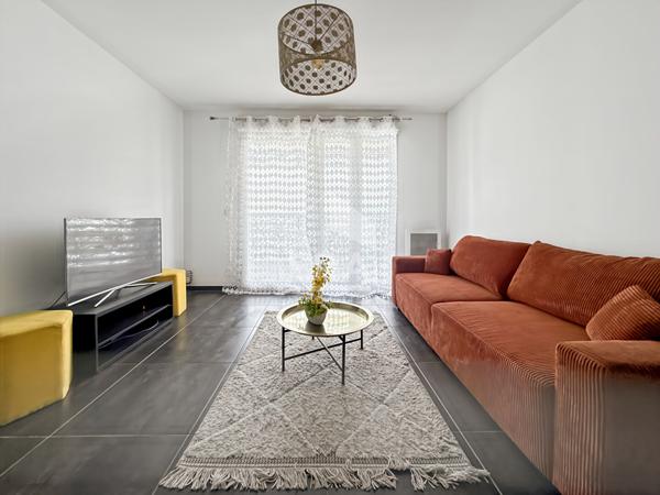 Appartement Marseille 2 pièces 39 m2 Terrasse Parking 13008