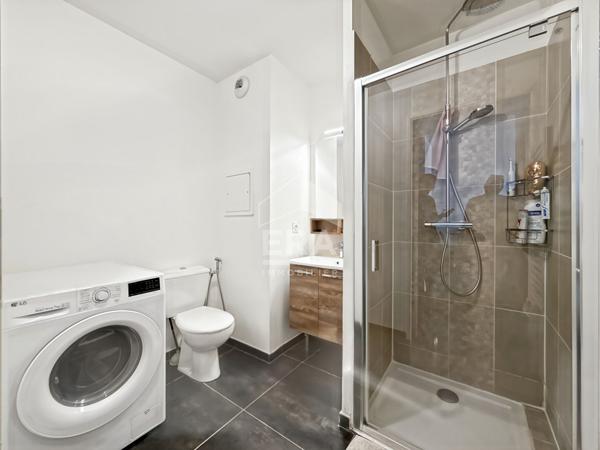 Appartement Marseille 2 pièces 39 m2 Terrasse Parking 13008