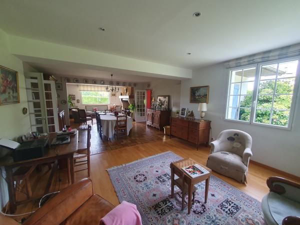 PROPRIETE DE FAMILLE 6 CHAMBRES 390 000 €