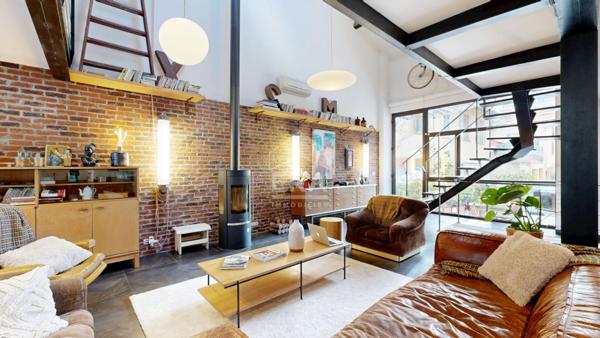 NICE - RUE DE FRANCE : CHARMANT TRIPLEX 6 PIÈCES TRAVERSANT AVEC TERRASSE ET PARKING