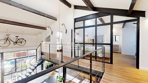 NICE - RUE DE FRANCE : CHARMANT TRIPLEX 6 PIÈCES TRAVERSANT AVEC TERRASSE ET PARKING