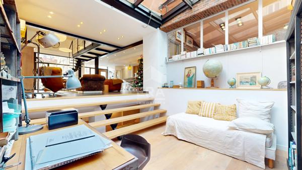 NICE - RUE DE FRANCE : CHARMANT TRIPLEX 6 PIÈCES TRAVERSANT AVEC TERRASSE ET PARKING