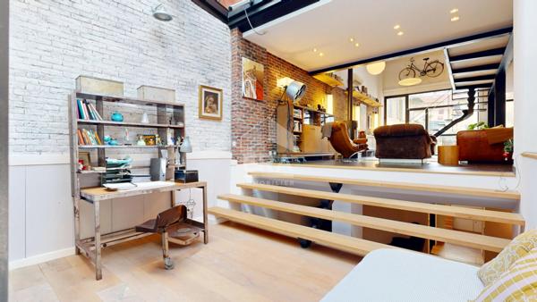 NICE - RUE DE FRANCE : CHARMANT TRIPLEX 6 PIÈCES TRAVERSANT AVEC TERRASSE ET PARKING