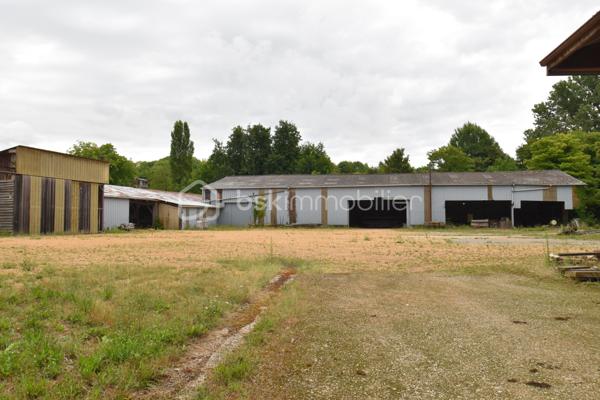 Local d'activités de 2 600 m²