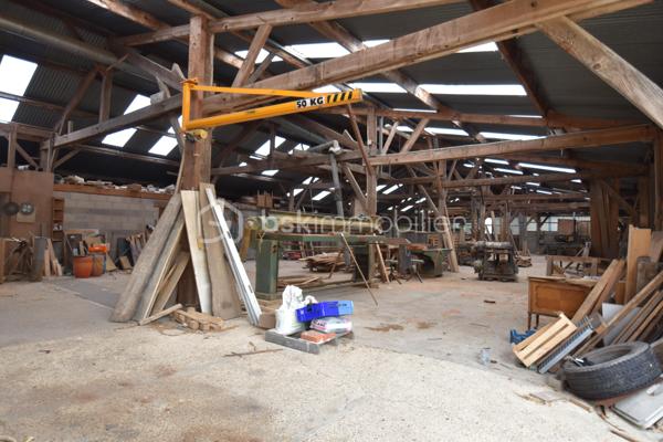 Local d'activités de 2 600 m²