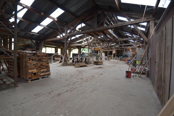 Local d'activités de 2 600 m²