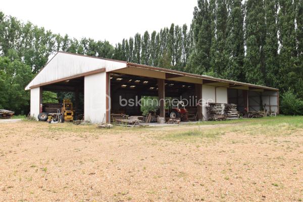 Local d'activités de 2 600 m²