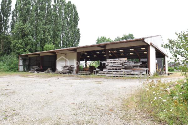 Local d'activités de 2 600 m²