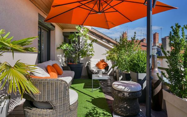 LYON 6 – MASSÉNA – DERNIER ÉTAGE – 145 M² CARREZ – TERRASSE DE 35 M² – 5 CHAMBRES – GARAGE DOUBLE