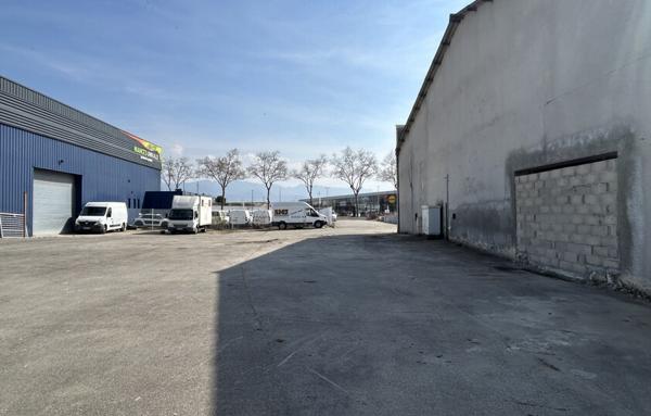 Local Professionnel de 380 m²