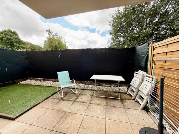 Appartement deux pièces rez-de-chaussée de jardin