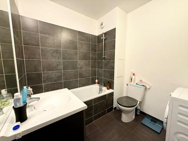 Appartement deux pièces rez-de-chaussée de jardin