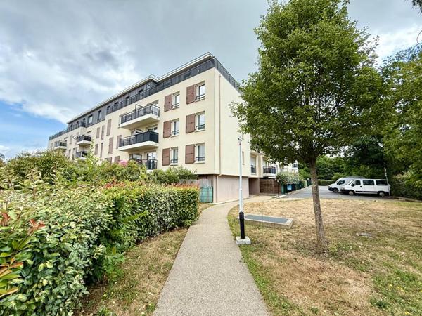 Appartement deux pièces rez-de-chaussée de jardin