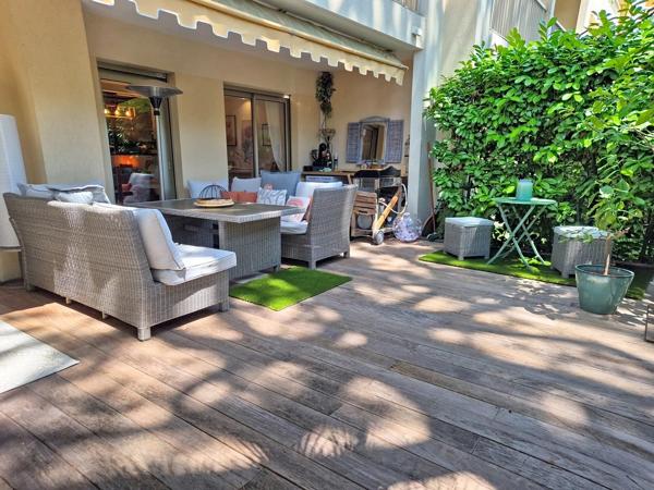 Vente                                                      Appartement
                        
                     3 pièces                      86 m2                     à Le Cannet