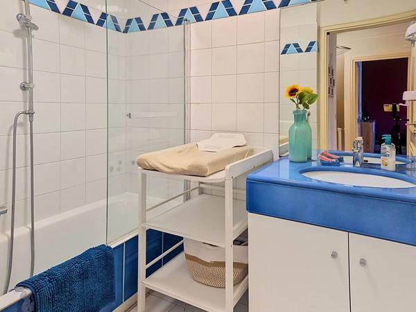 Vente                                                      Appartement
                        
                     3 pièces                      86 m2                     à Le Cannet