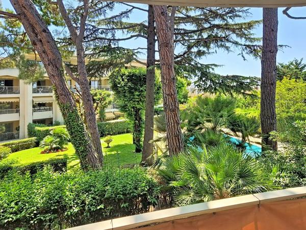 Vente                                                      Appartement
                        
                     3 pièces                      86 m2                     à Le Cannet