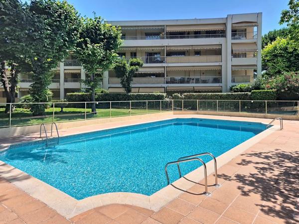 Vente                                                      Appartement
                        
                     3 pièces                      86 m2                     à Le Cannet