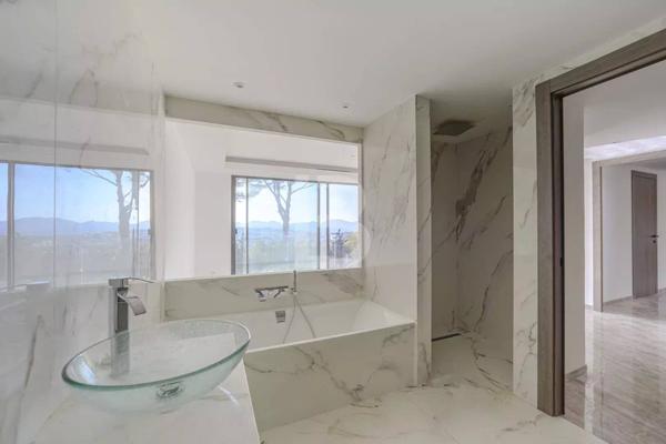 Villa contemporaine de 10 pièces avec vue mer panoramique à vendre à Mougins