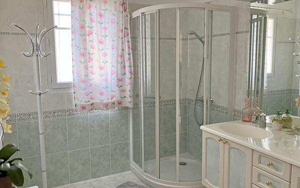 Maison à vendre    5 pièces •  Angoulême