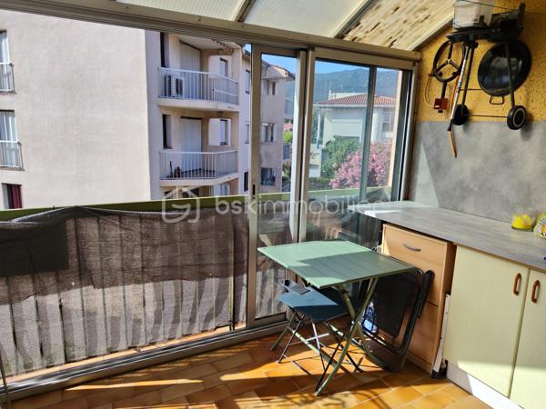 🌞 Dernier étage en plein cœur d’Argelès-Village ! 🌞
Vous rêvez d’un appartement cosy, lumineux et prêt à vivre ? Ne cherchez plus !

✨ Au 2éme et dernier étage sans ascenseur, découvrez ce bel appartement entièrement rénové de 44m², spacieux et agréable à vivre.

🏡 Ses atouts :

1 grande chambre confortable avec rangements
Belle pièce de vie lumineuse avec sa cuisine équipée moderne ouverte 
Balcon pour profiter du soleil et de l’air méditerranéen
Appartement rénové avec goût
Vendu meublé : posez vos valises et profitez !
Possibilité d une place de parking privé en bas de l'immeuble (loué 50€ mensuel)

📍 Situation idéale en centre-village d’Argelès-sur-Mer, à proximité immédiate des commerces, restaurants et animations.

💙 Que ce soit pour y vivre à l’année, pour vos vacances ou comme investissement locatif, cet appartement a tout pour séduire !

📞 Une visite et vous tomberez sous le charme !

Dernier étage, rénovation récente, balcon, vendu meublé : une opportunité à ne pas manquer ! ✨🏖️