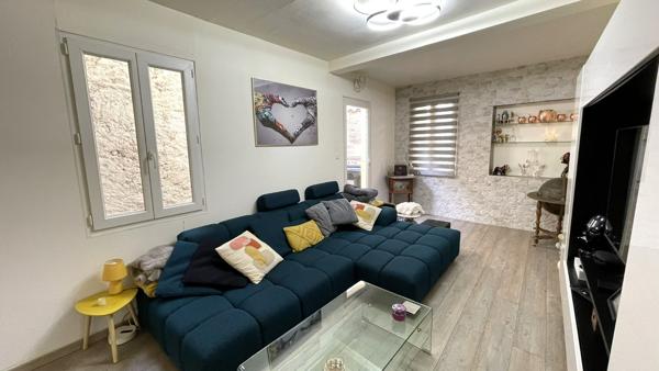 Élégante maison de ville avec terrasse sur les toits (91 m² )