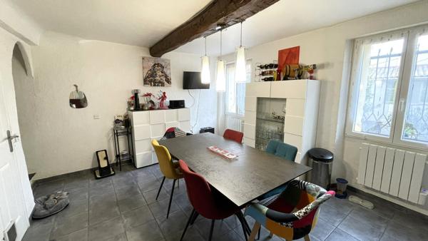 Élégante maison de ville avec terrasse sur les toits (91 m² )