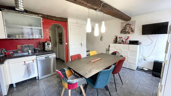 Élégante maison de ville avec terrasse sur les toits (91 m² )